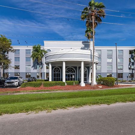 Best Western Fort Myers Inn And Suites Экстерьер фото