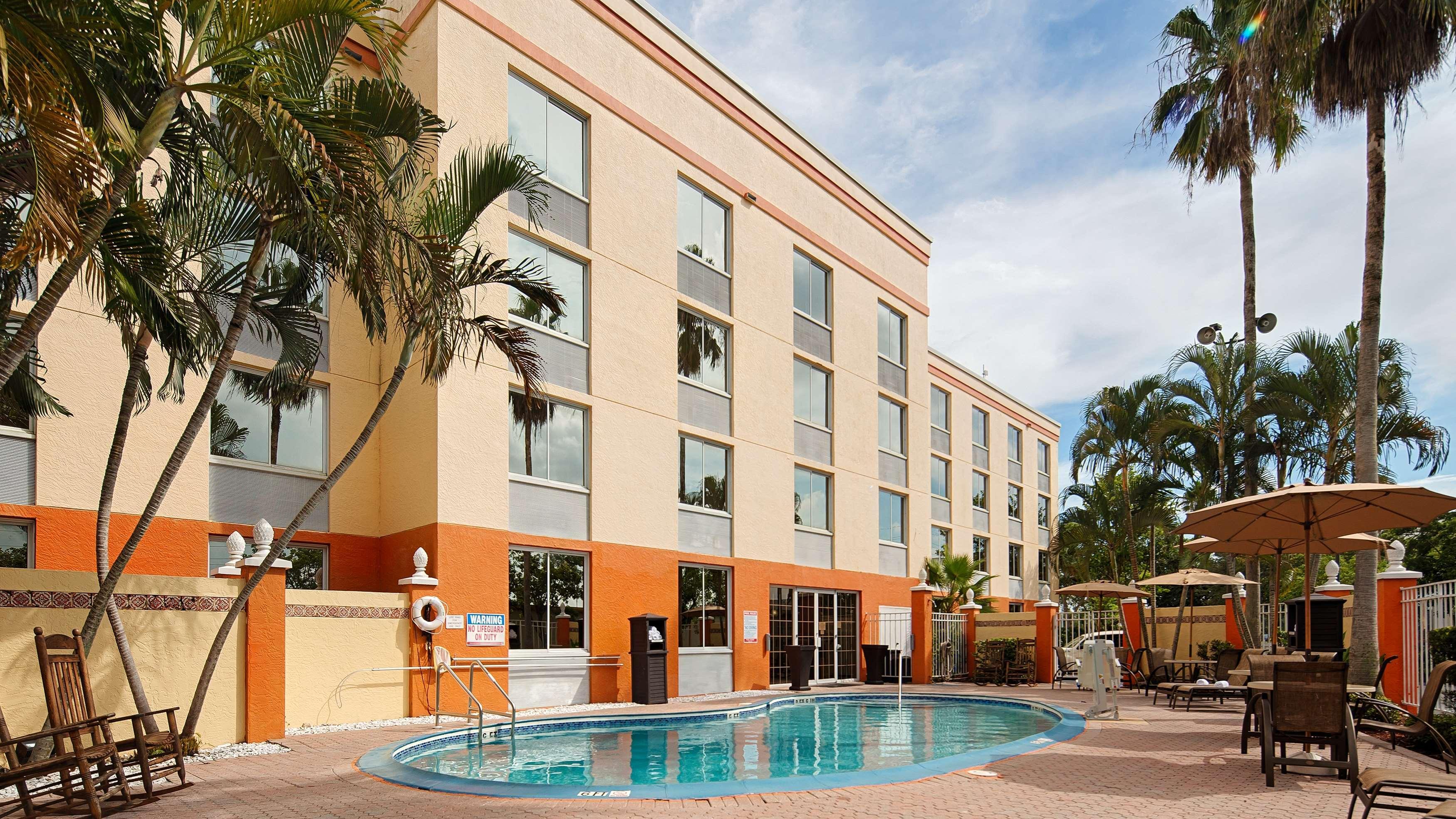 Best Western Fort Myers Inn And Suites Удобства фото